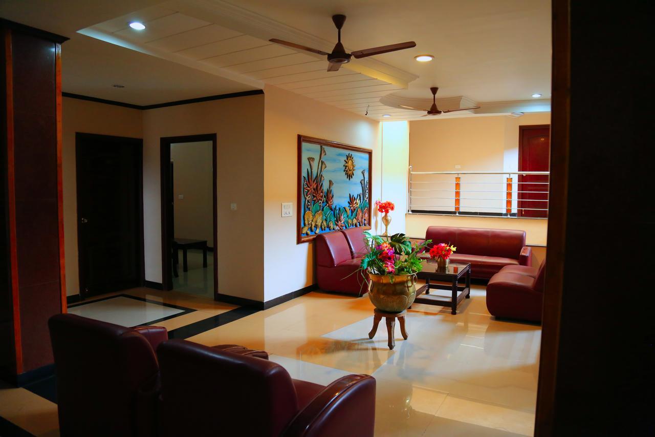 Hotel Vels Court Palni Exterior photo