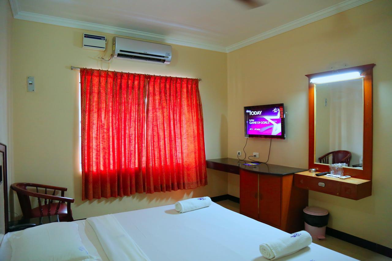 Hotel Vels Court Palni Exterior photo